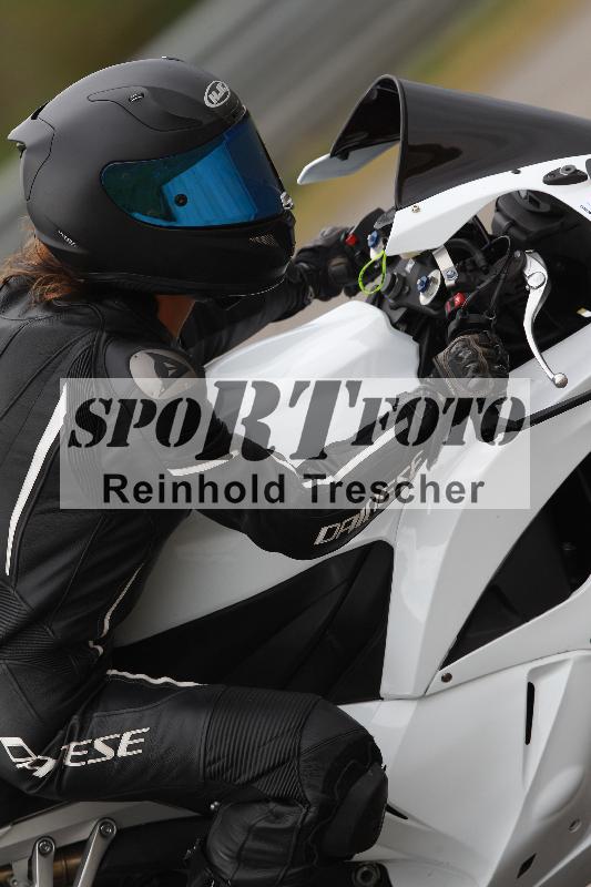 Archiv-2022/13 25.04.2022 Plüss Moto Sport ADR/Freies Fahren/16